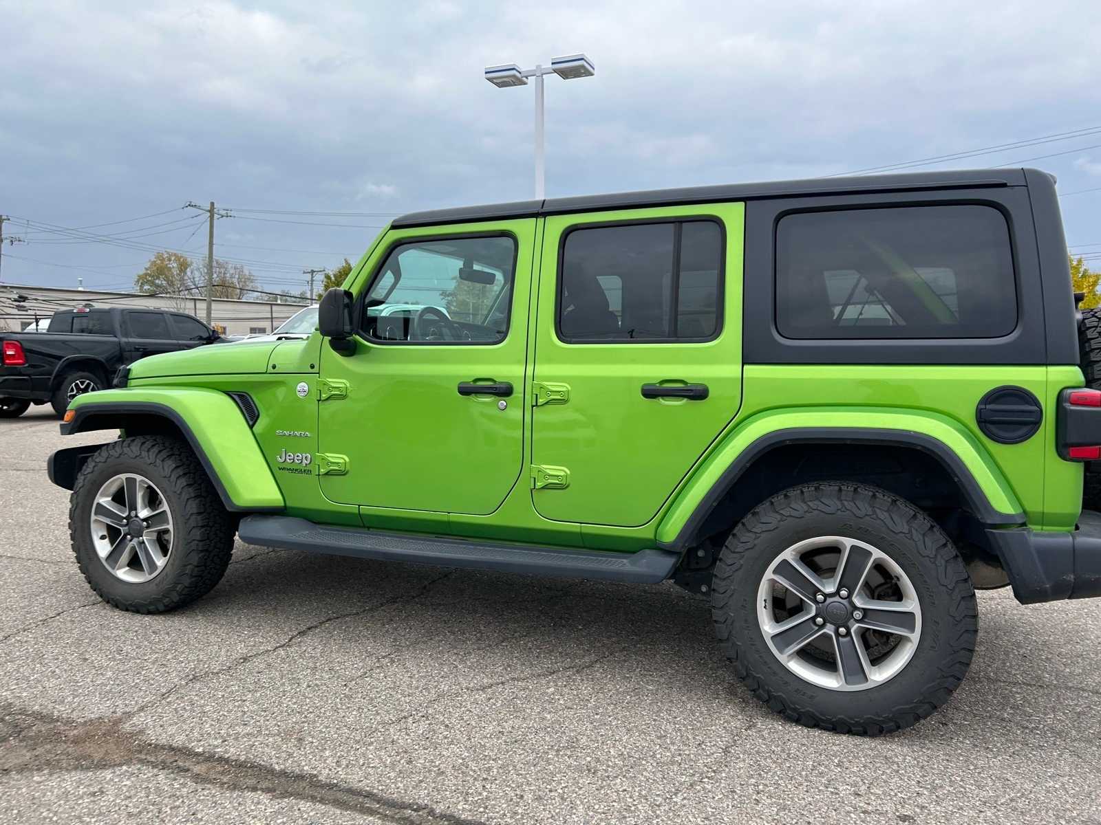 Thumbnail: 2018 Jeep Wrangler - 23