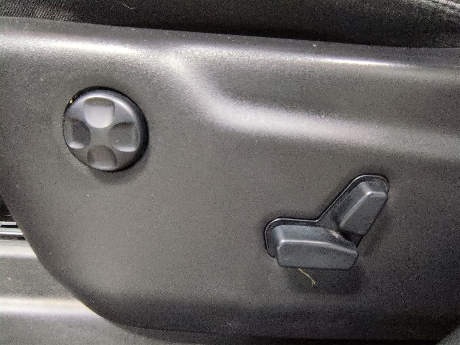 Thumbnail: 2020 Jeep Grand Cherokee - 18