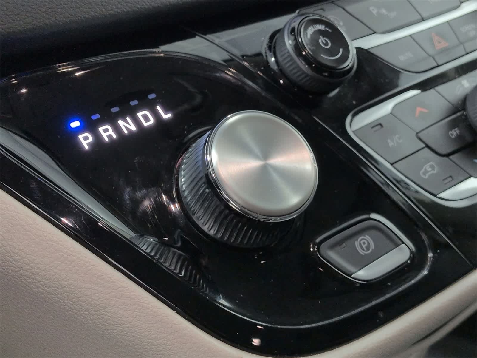 Thumbnail: 2024 Chrysler Pacifica - 31