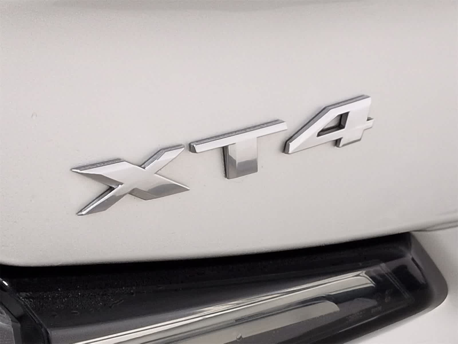 Thumbnail: 2022 Cadillac XT4 - 13