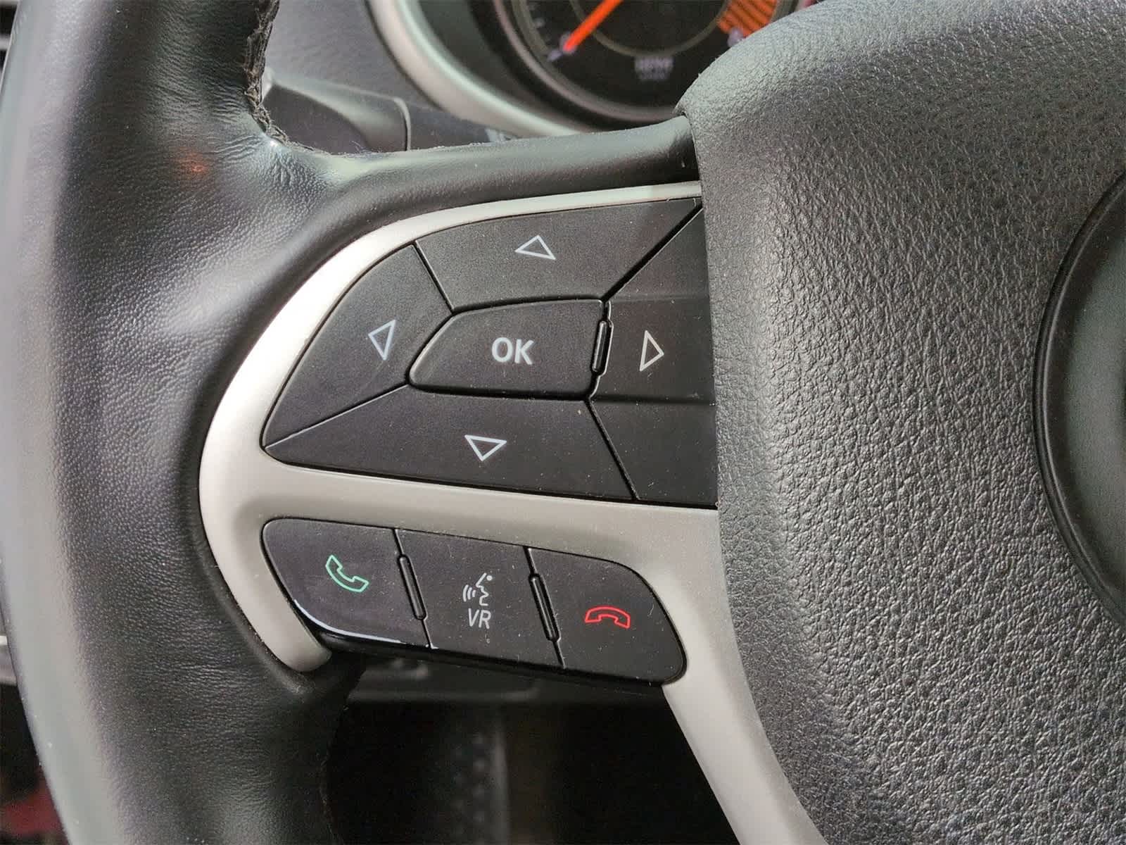 Thumbnail: 2015 Jeep Cherokee - 24