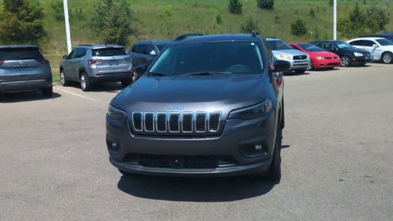 2022 Jeep Cherokee Latitude Lux photo 2