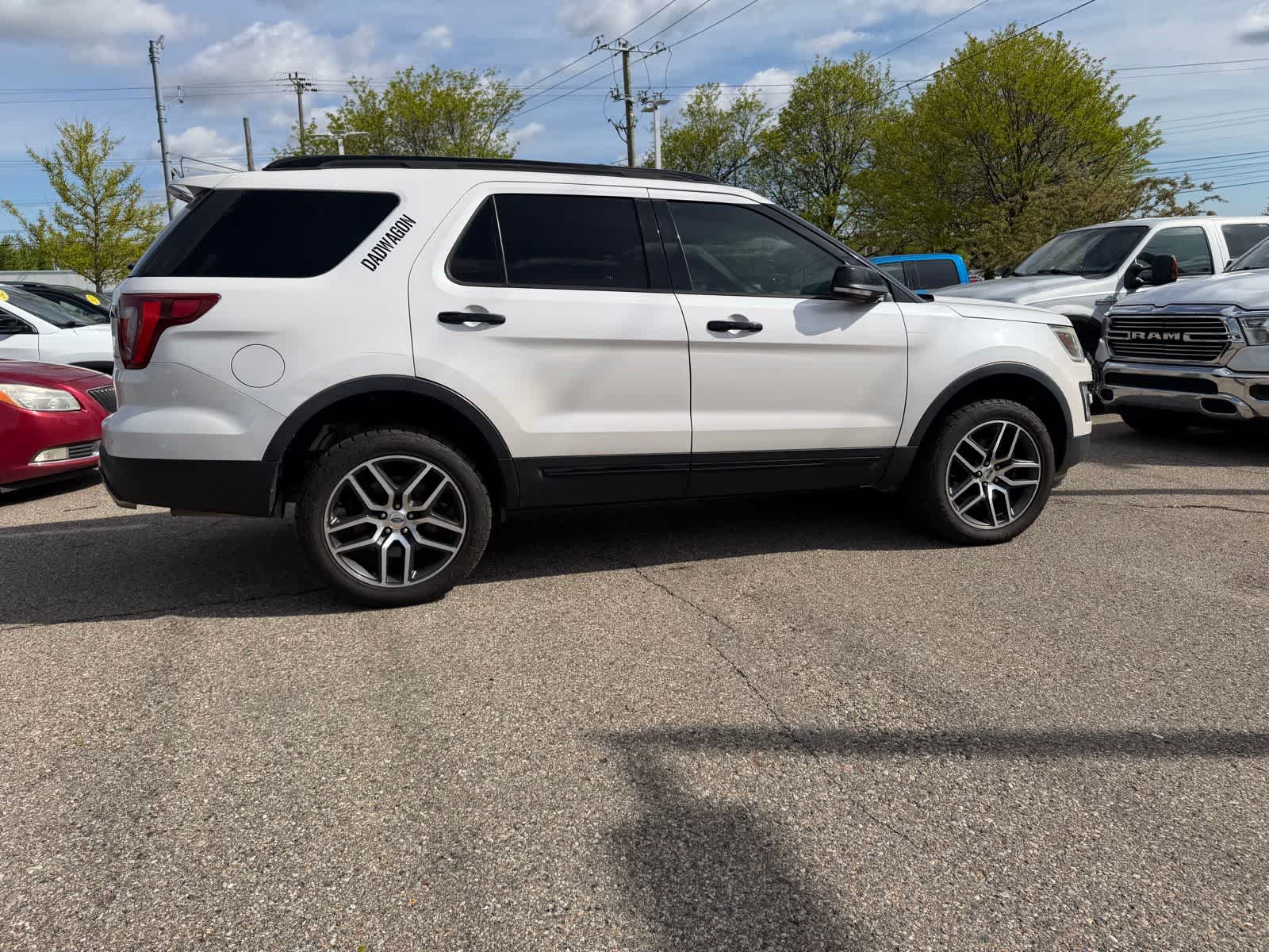 Thumbnail: 2016 Ford Explorer - 15