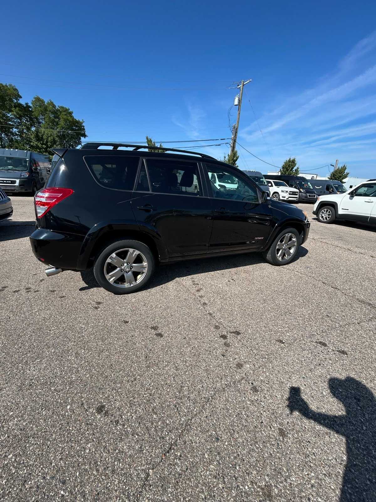 Thumbnail: 2010 Toyota RAV4 - 14