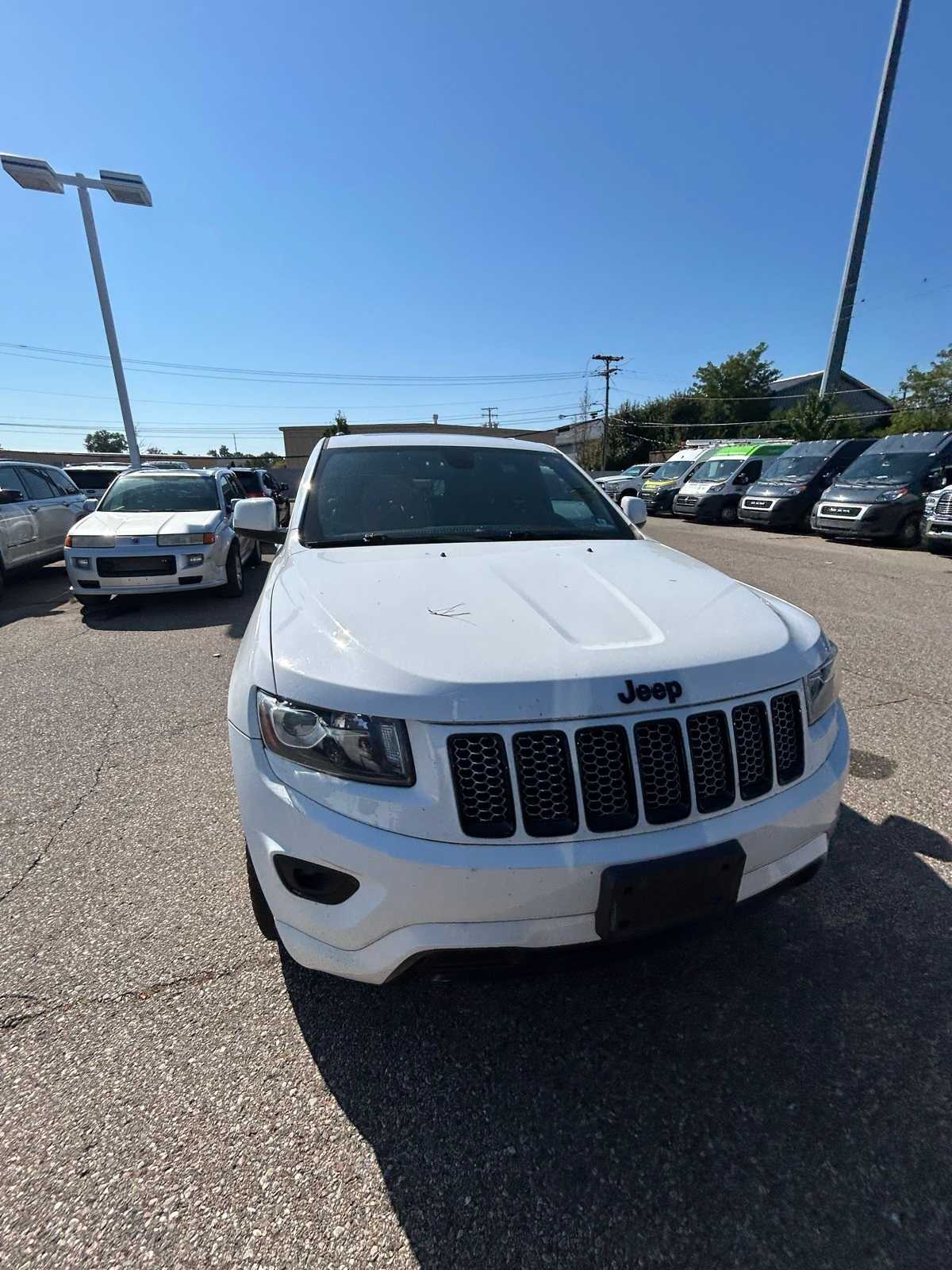 2015 Jeep Grand Cherokee Altitude photo 2