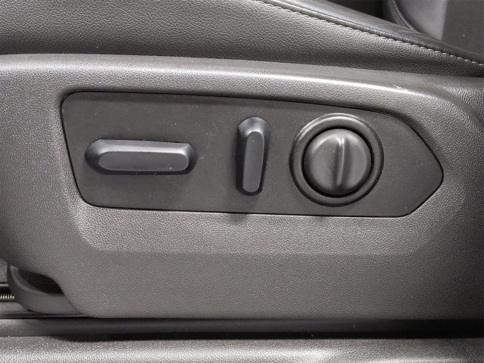 Thumbnail: 2019 Chevrolet Silverado 1500 - 18