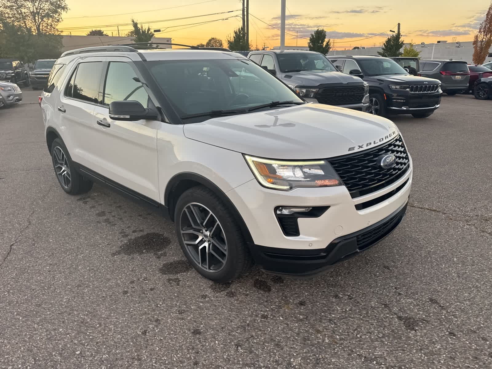Thumbnail: 2019 Ford Explorer - 9