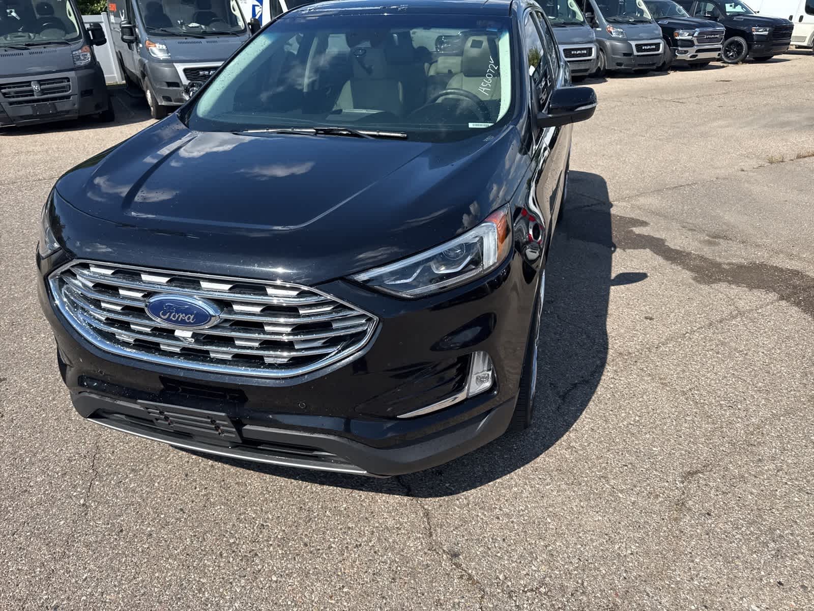 2020 Ford Edge Titanium photo 3