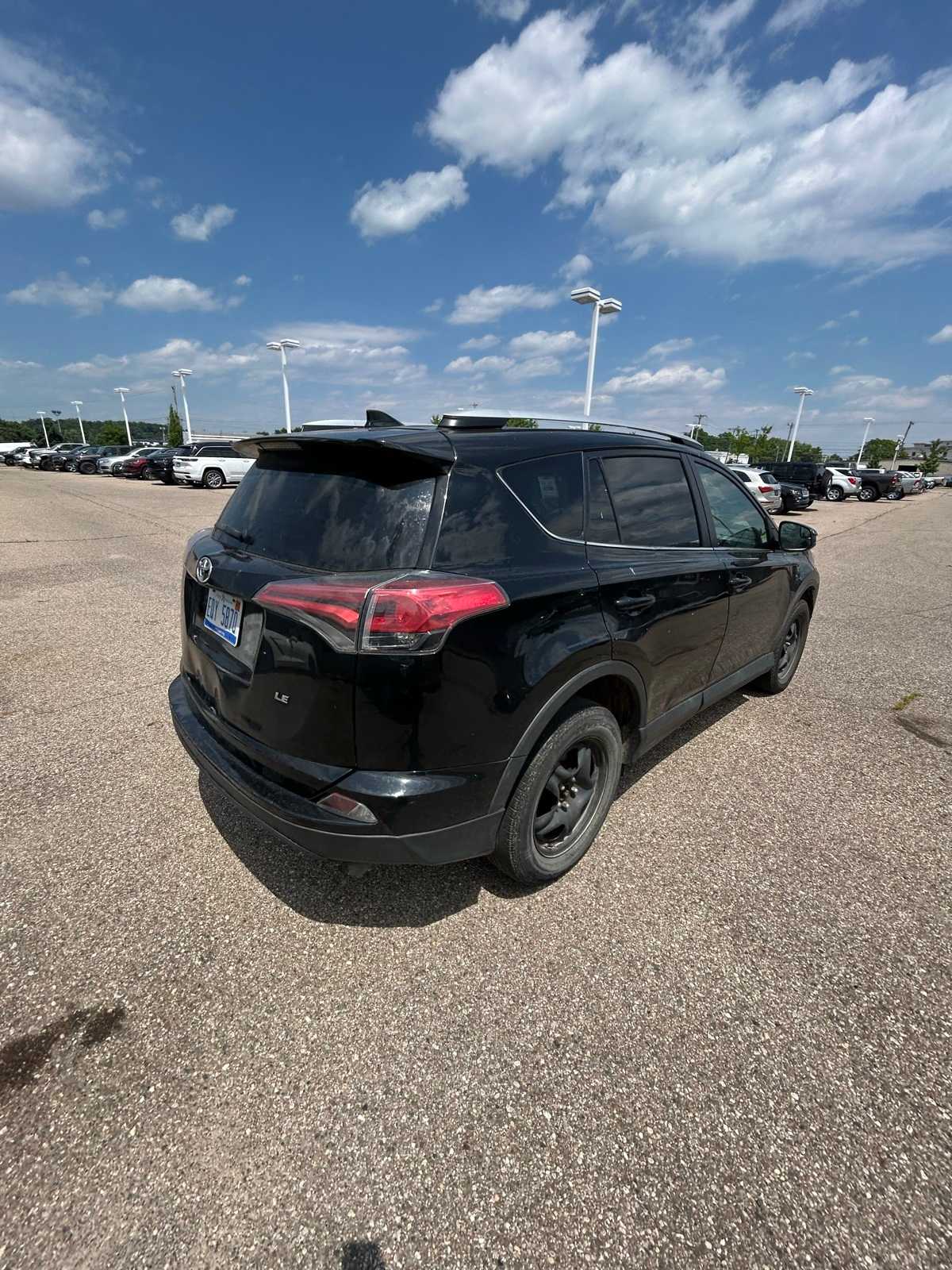 Thumbnail: 2016 Toyota RAV4 - 17