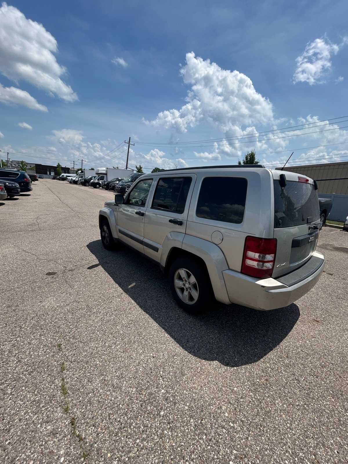 Thumbnail: 2009 Jeep Liberty - 21