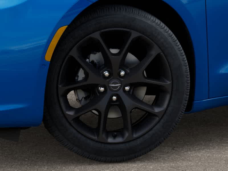 Thumbnail: 2026 Chrysler Pacifica - 8