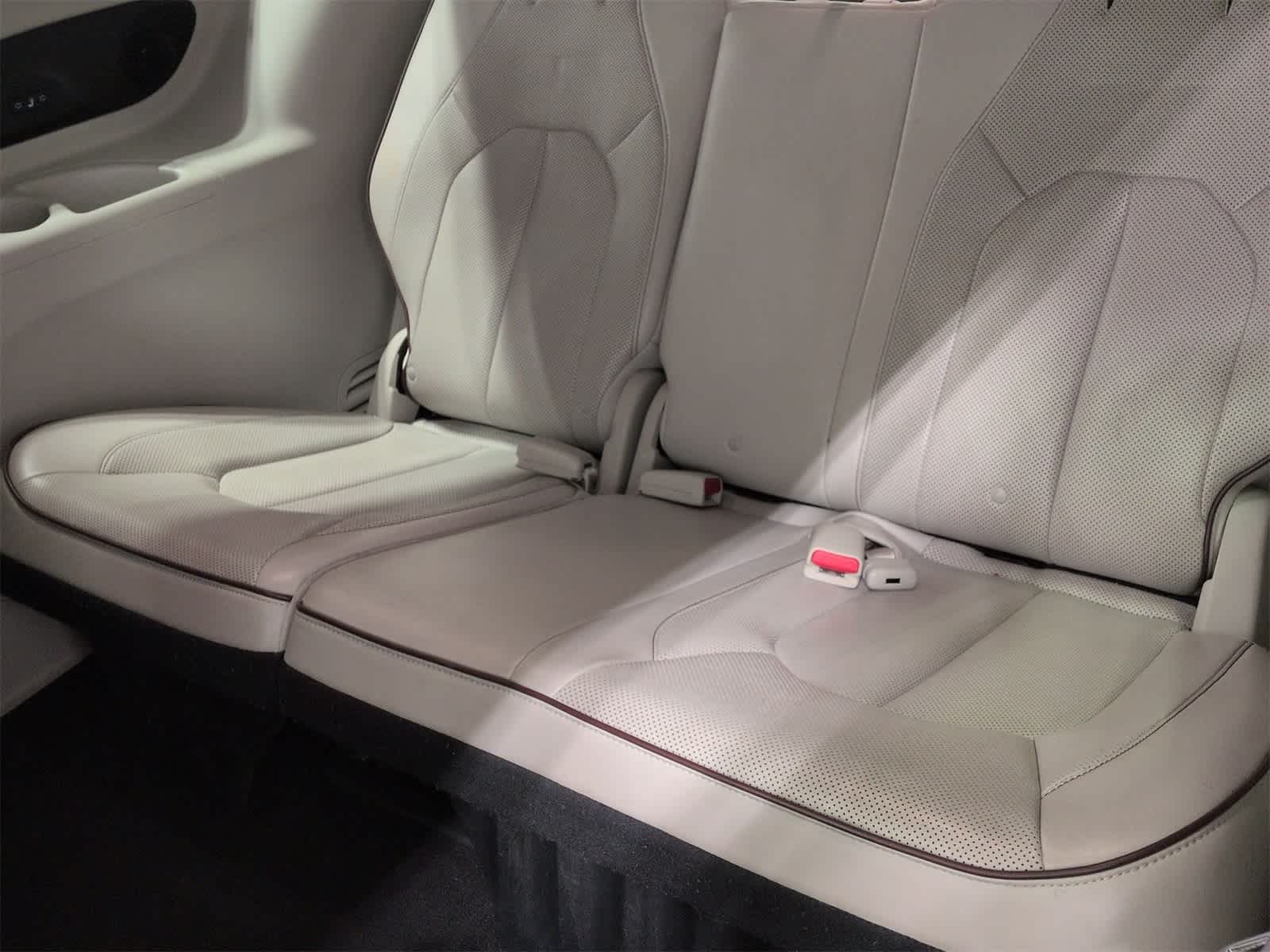 Thumbnail: 2017 Chrysler Pacifica - 41