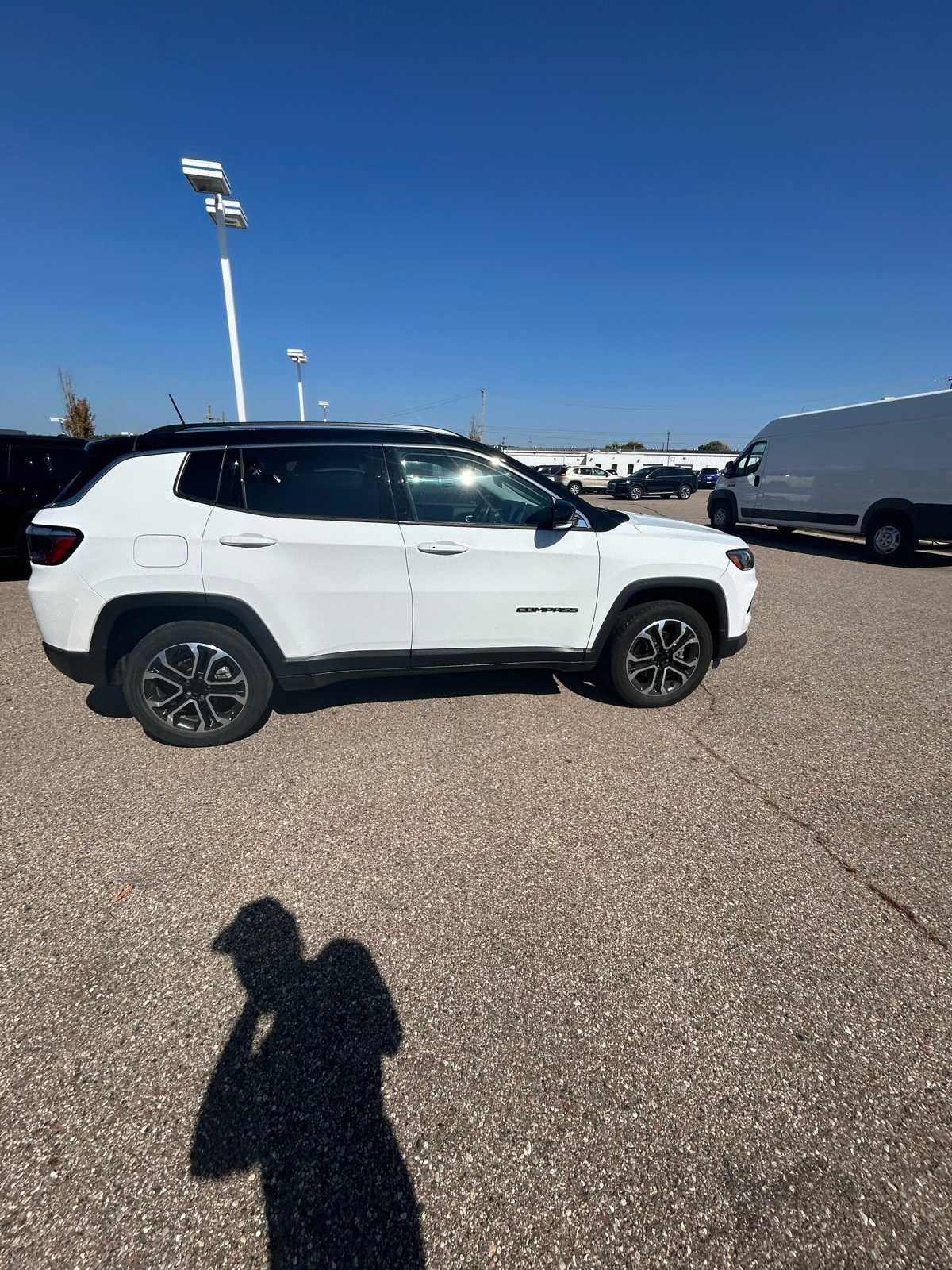 Thumbnail: 2022 Jeep Compass - 11