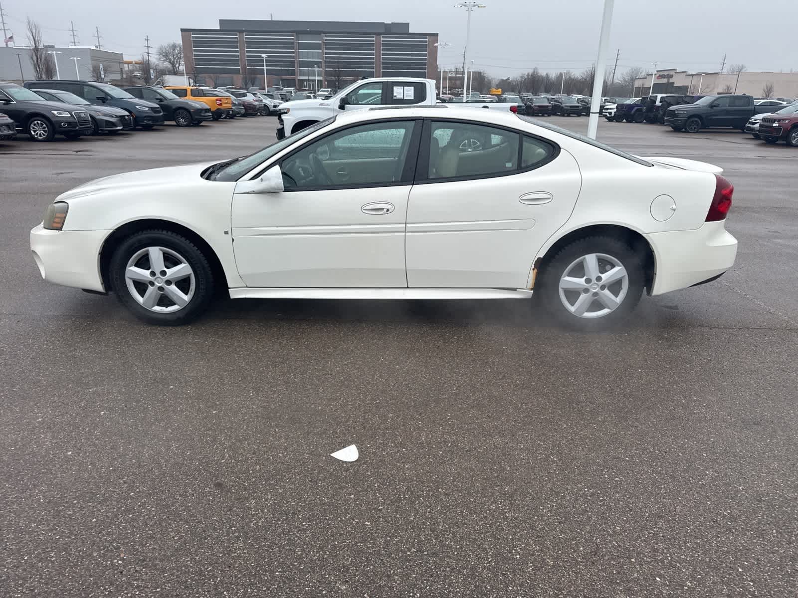 Thumbnail: 2008 Pontiac Grand Prix - 24