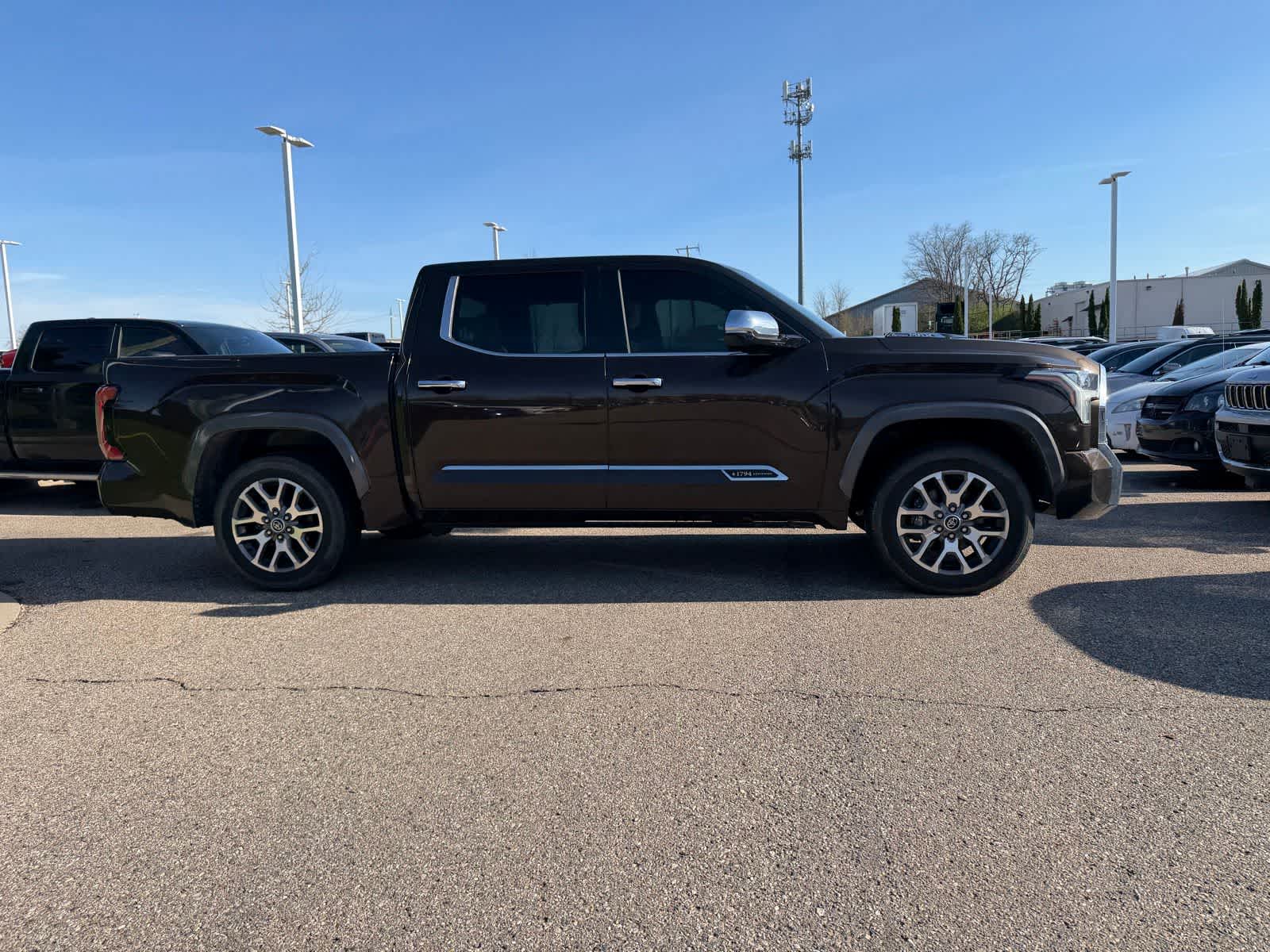 Thumbnail: 2022 Toyota Tundra - 16