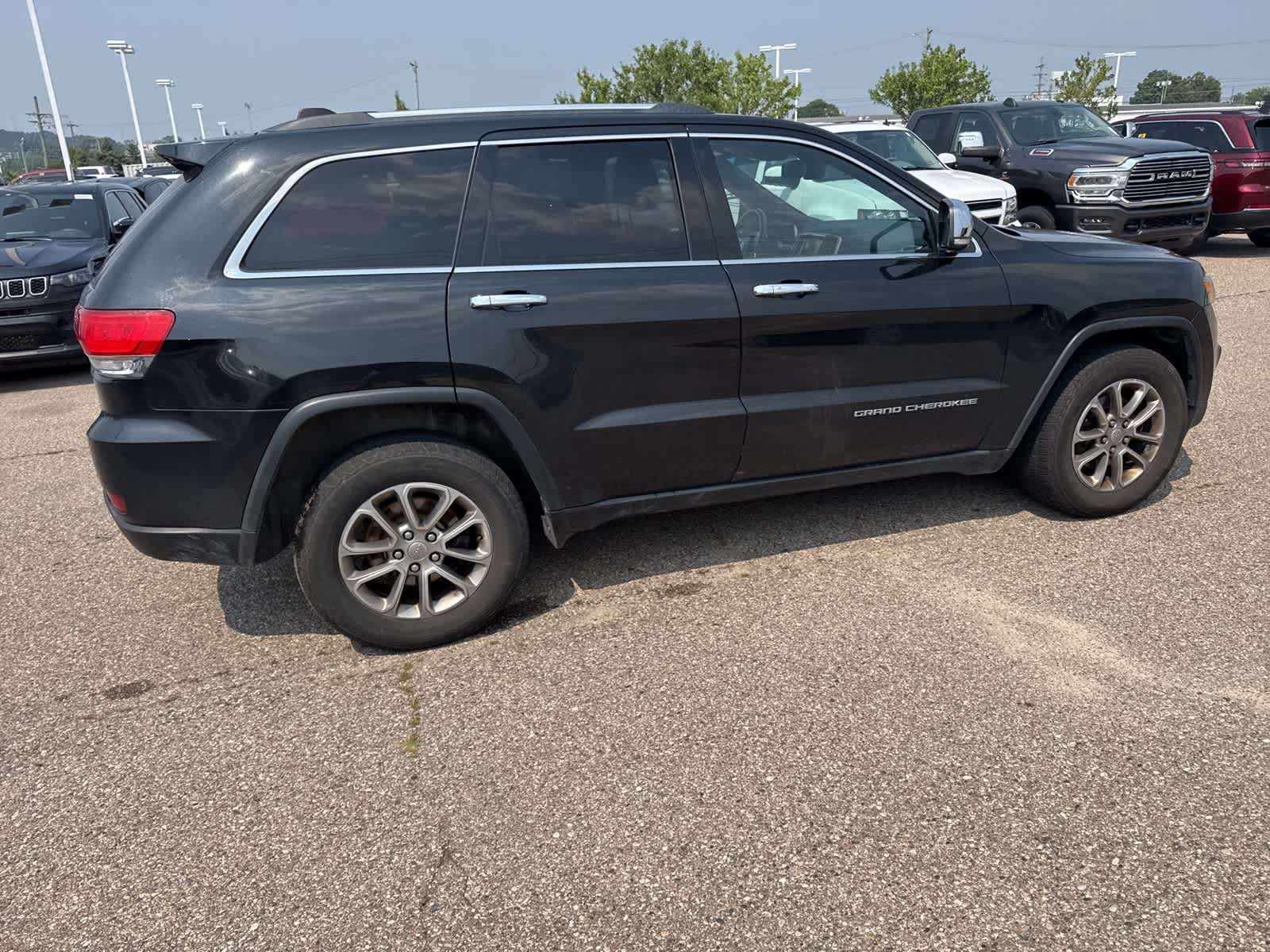 Thumbnail: 2015 Jeep Grand Cherokee - 13