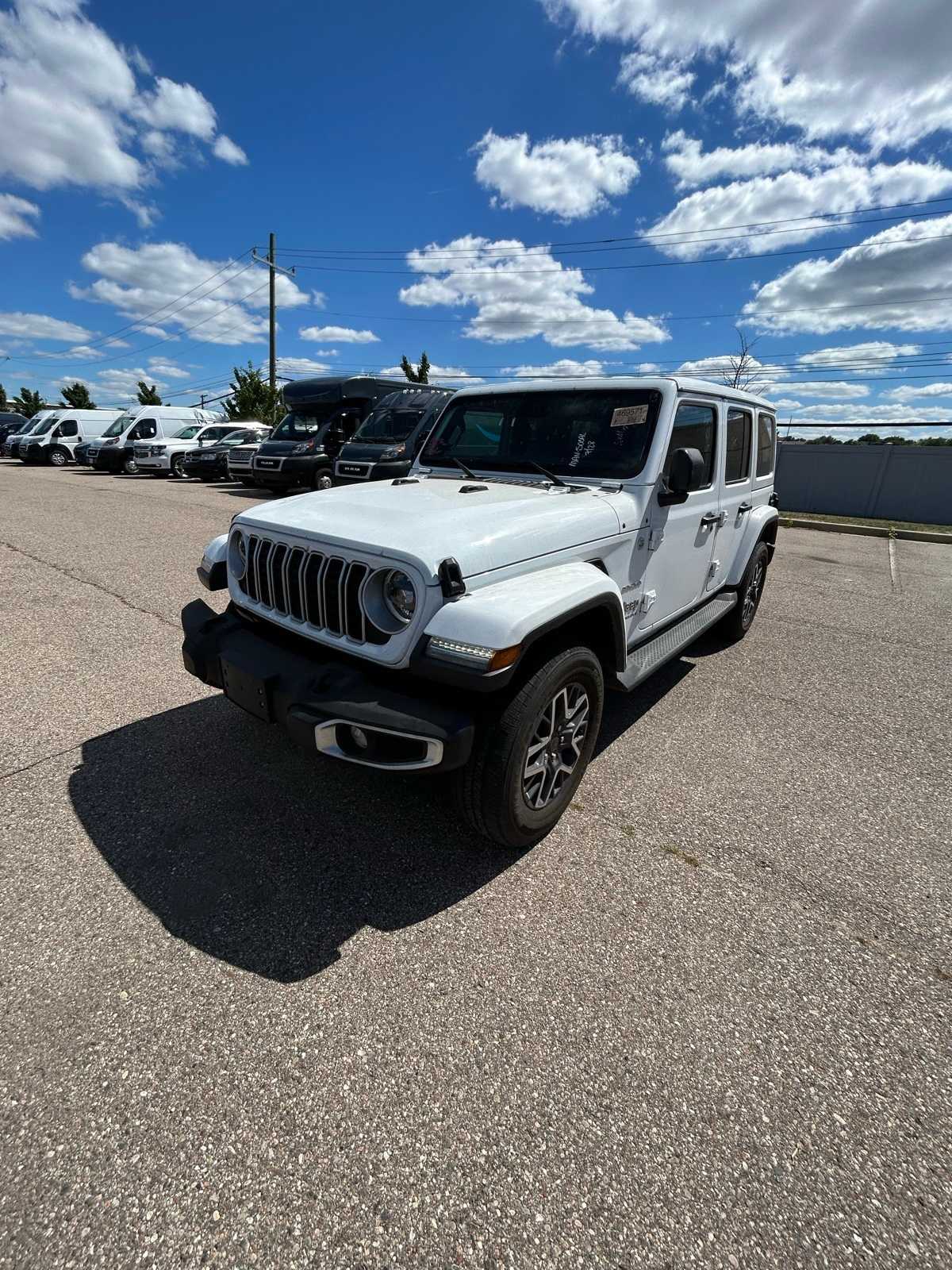 2024 Jeep Wrangler Sahara photo 3