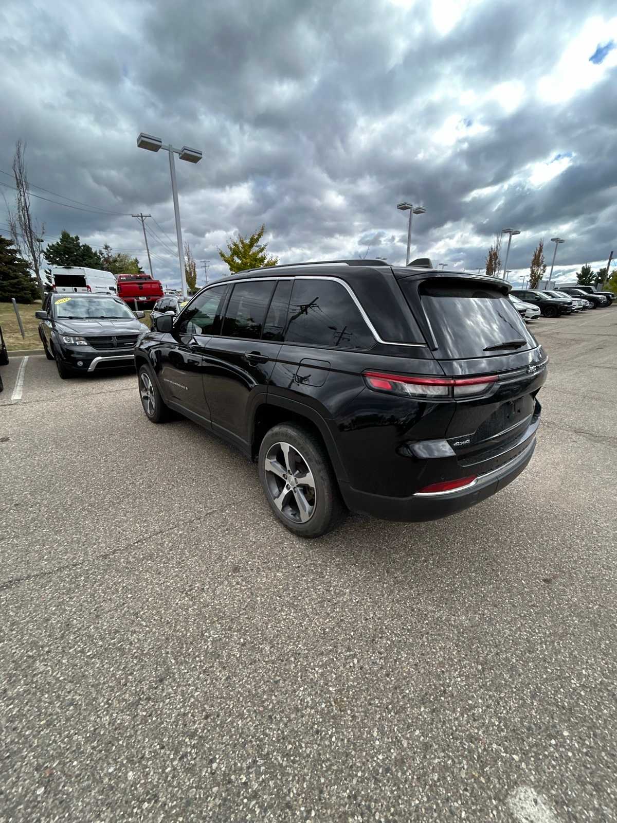 Thumbnail: 2023 Jeep Grand Cherokee - 24