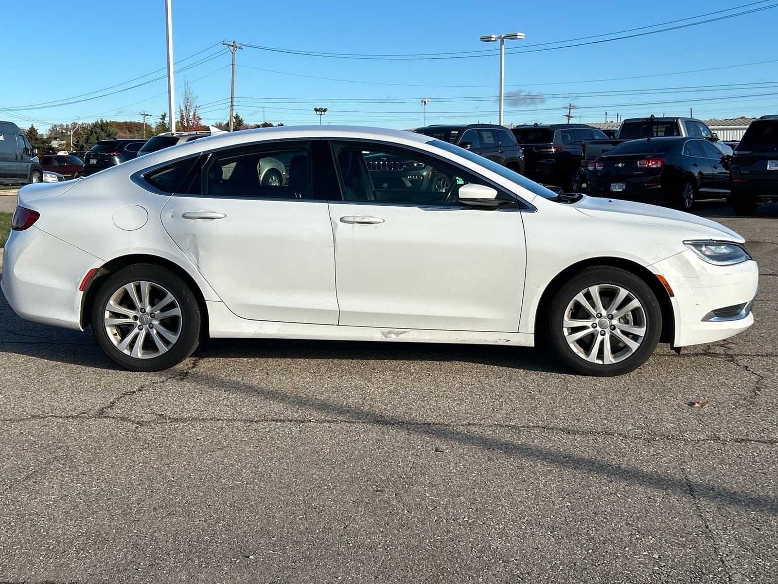 Thumbnail: 2017 Chrysler 200 - 11