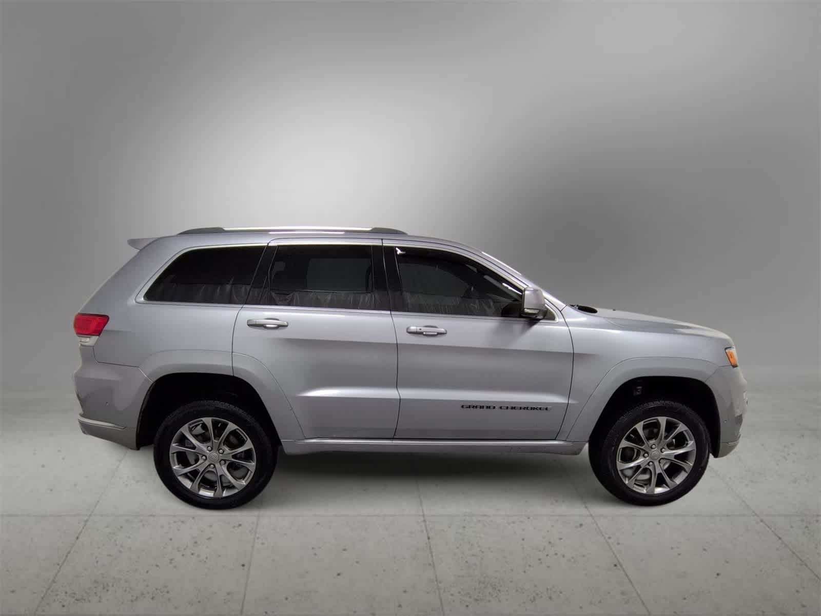 Thumbnail: 2019 Jeep Grand Cherokee - 9