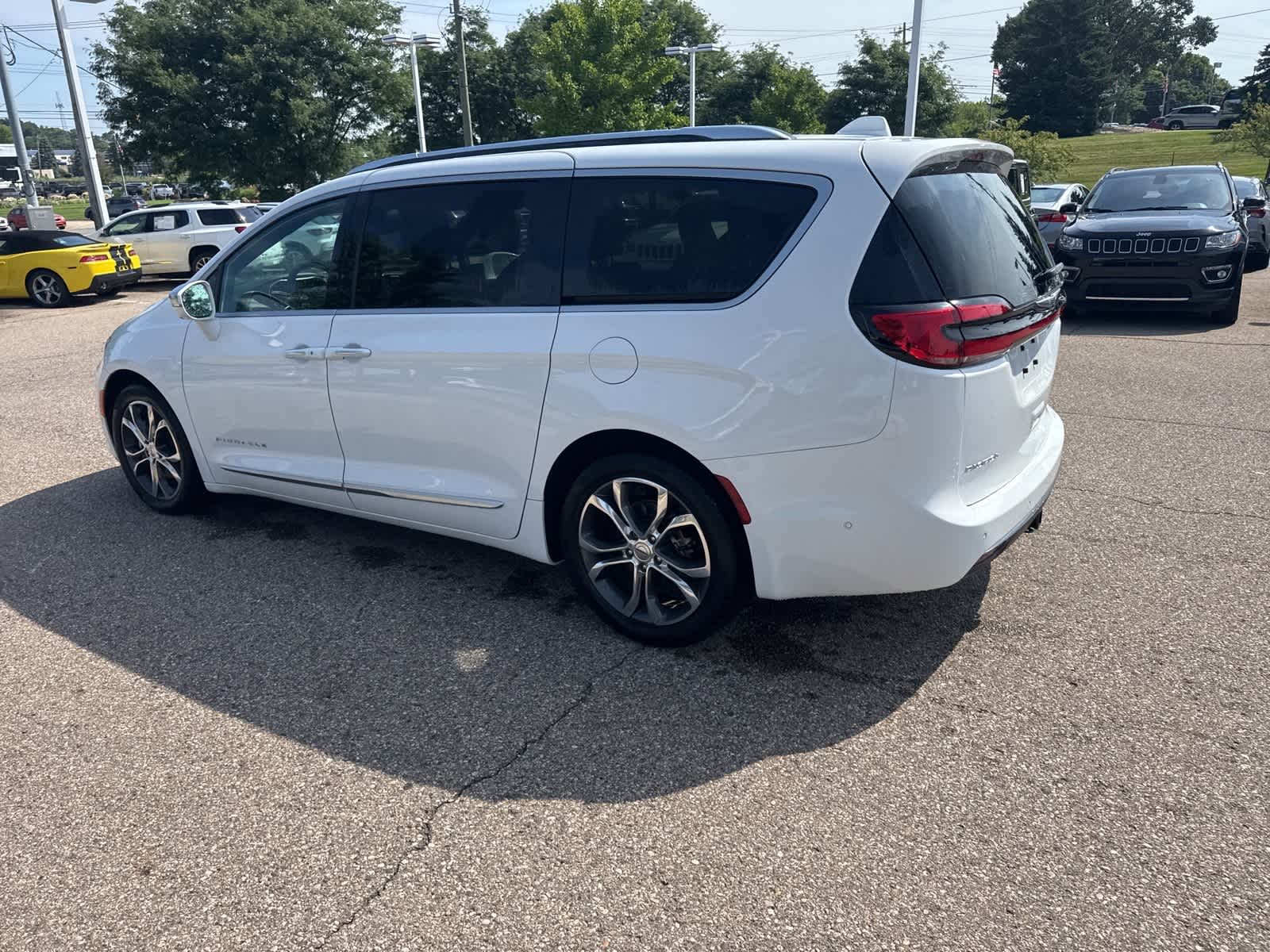 Thumbnail: 2022 Chrysler Pacifica - 21