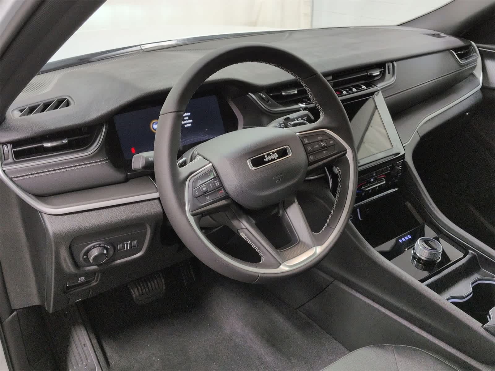 Thumbnail: 2025 Jeep Grand Cherokee - 10