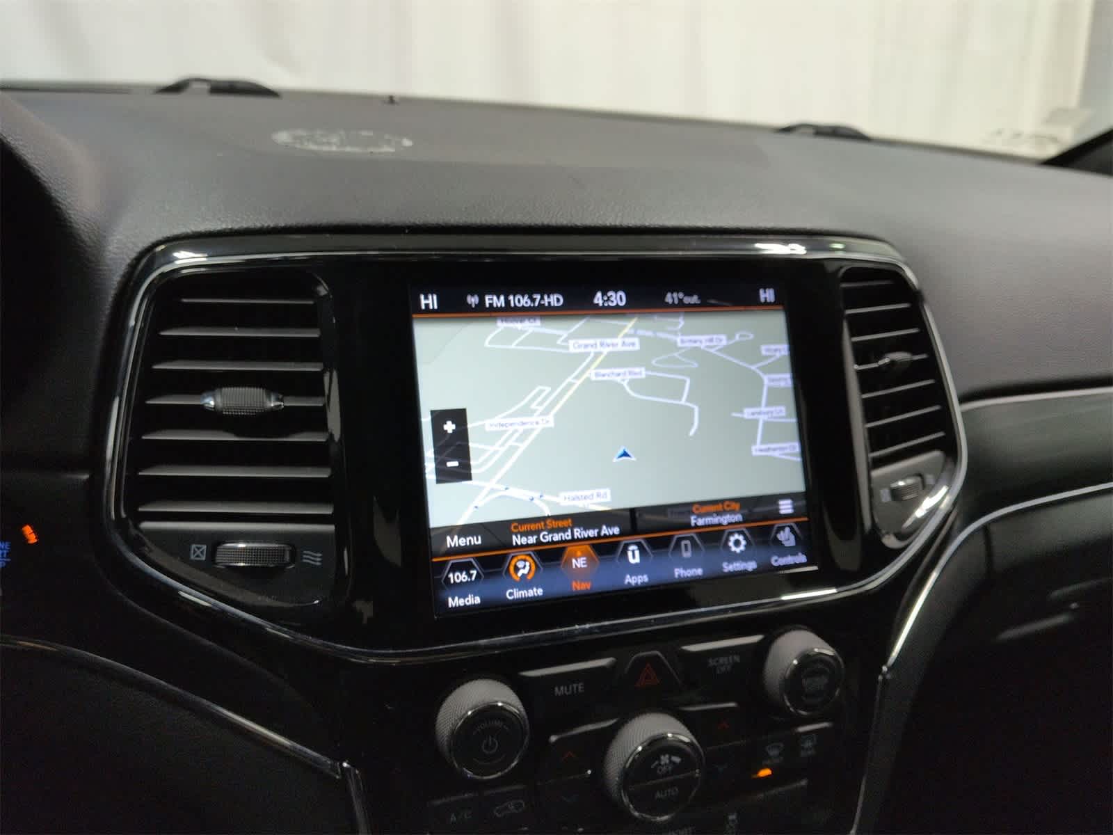 Thumbnail: 2020 Jeep Grand Cherokee - 31