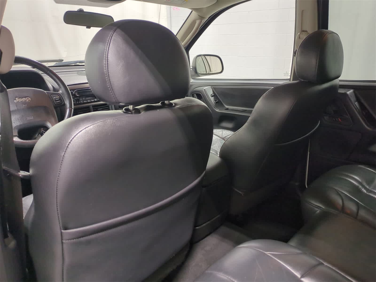 Thumbnail: 2004 Jeep Grand Cherokee - 17