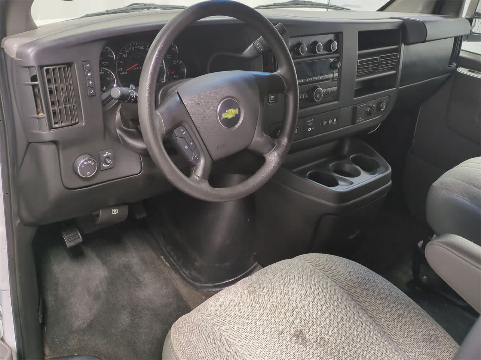 Thumbnail: 2016 Chevrolet Express - 10