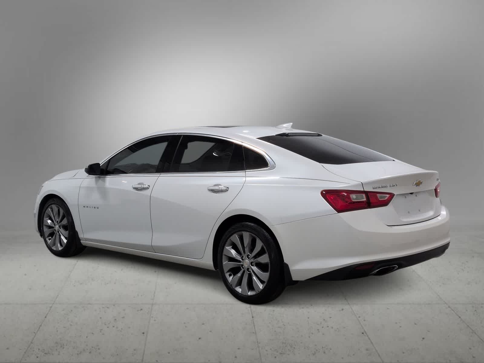 Thumbnail: 2018 Chevrolet Malibu - 6