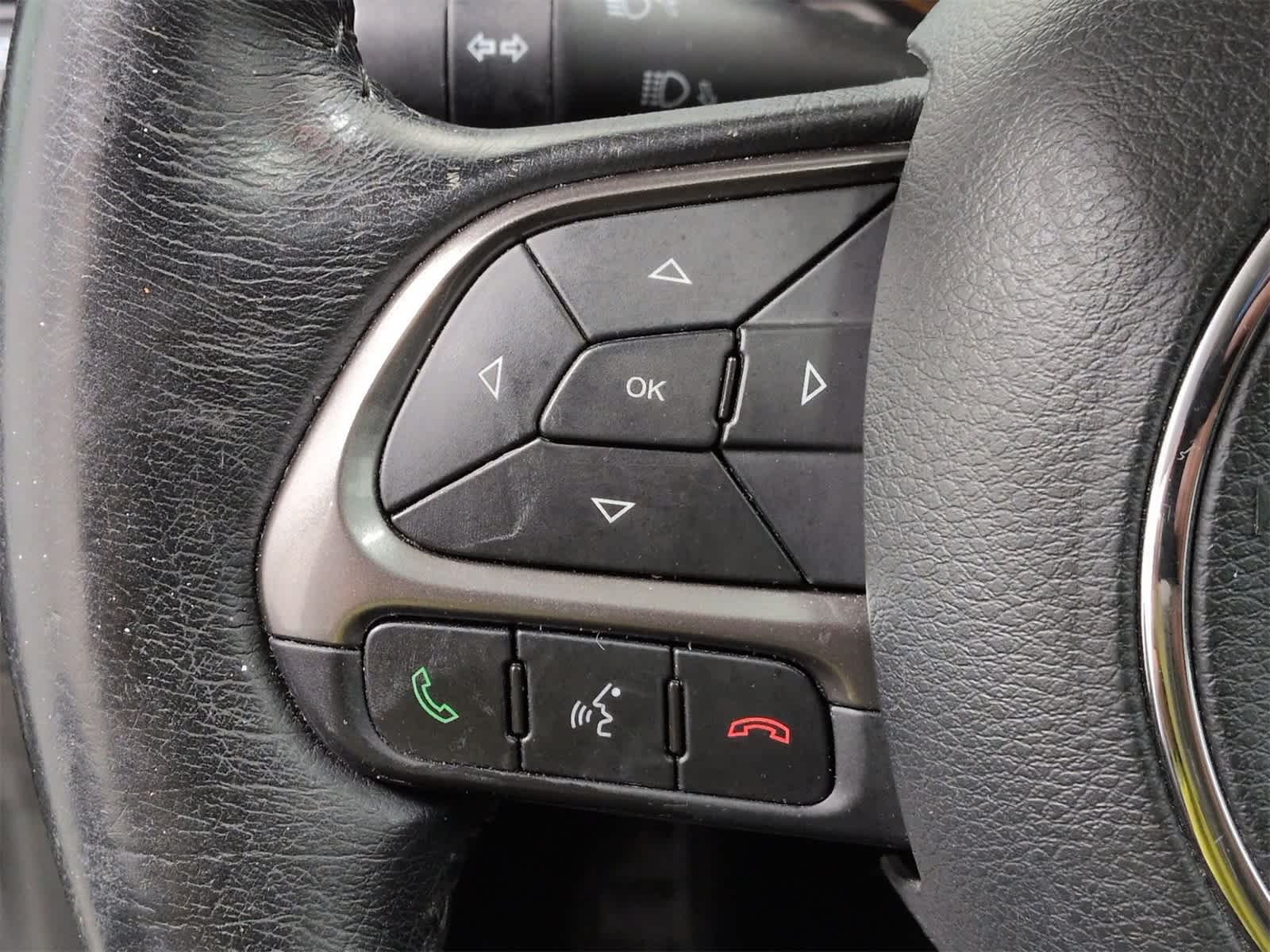 Thumbnail: 2019 Jeep Renegade - 25