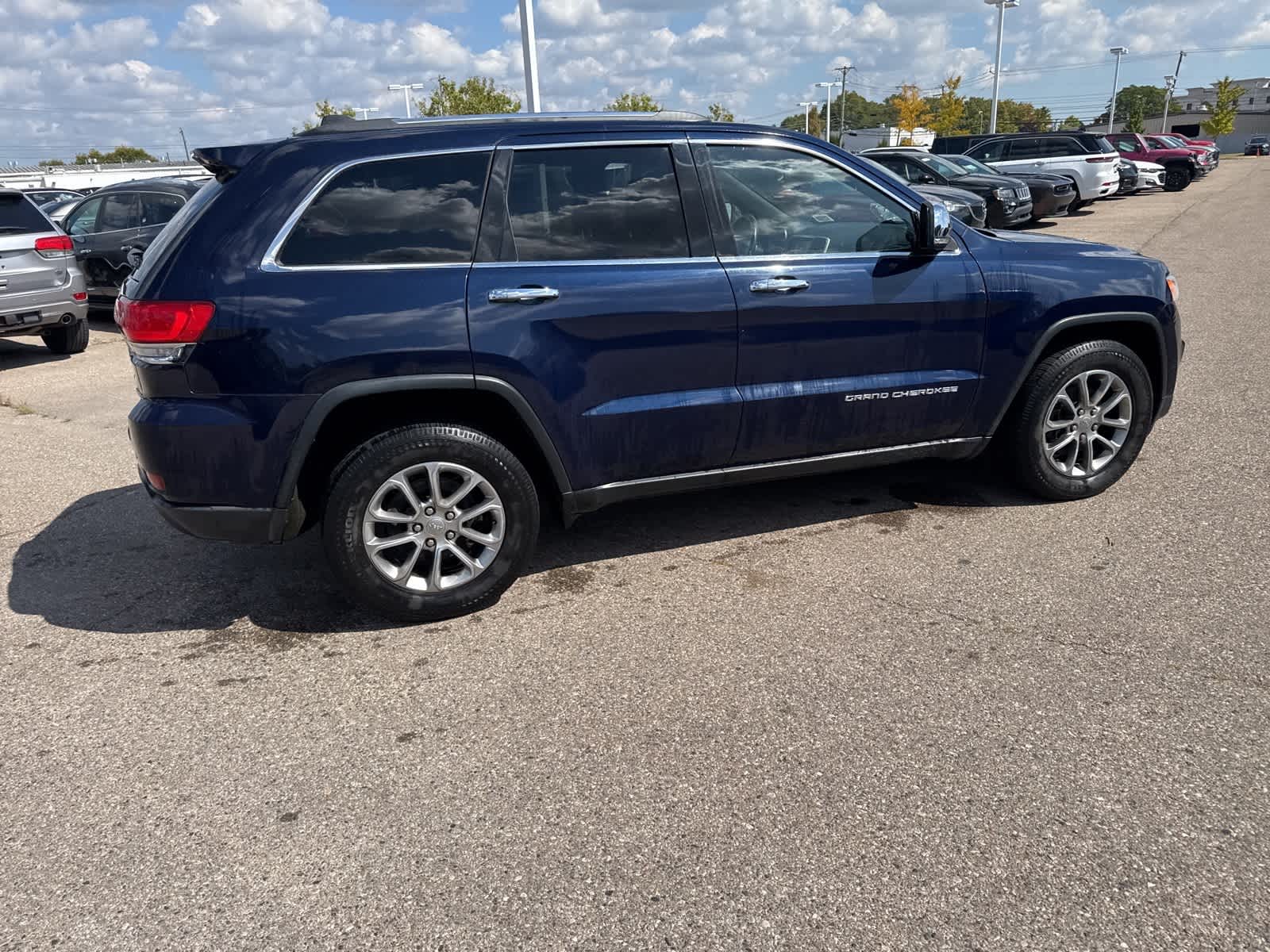 Thumbnail: 2015 Jeep Grand Cherokee - 13