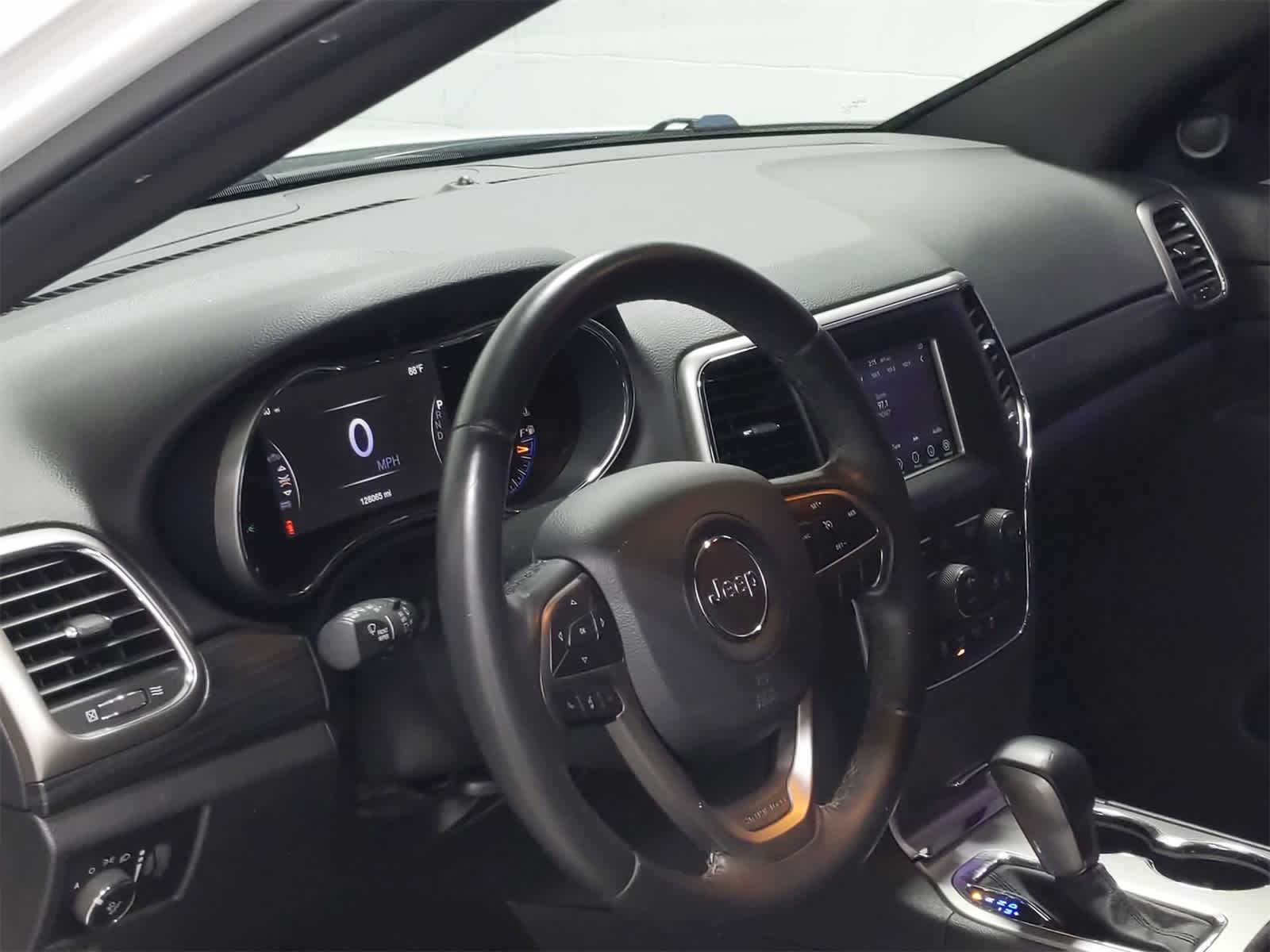 Thumbnail: 2019 Jeep Grand Cherokee - 10