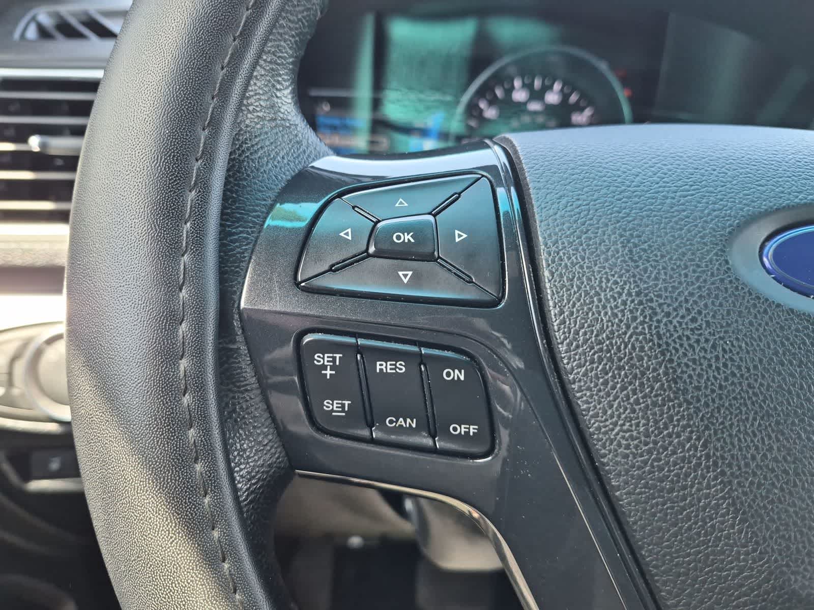 Thumbnail: 2016 Ford Explorer - 31