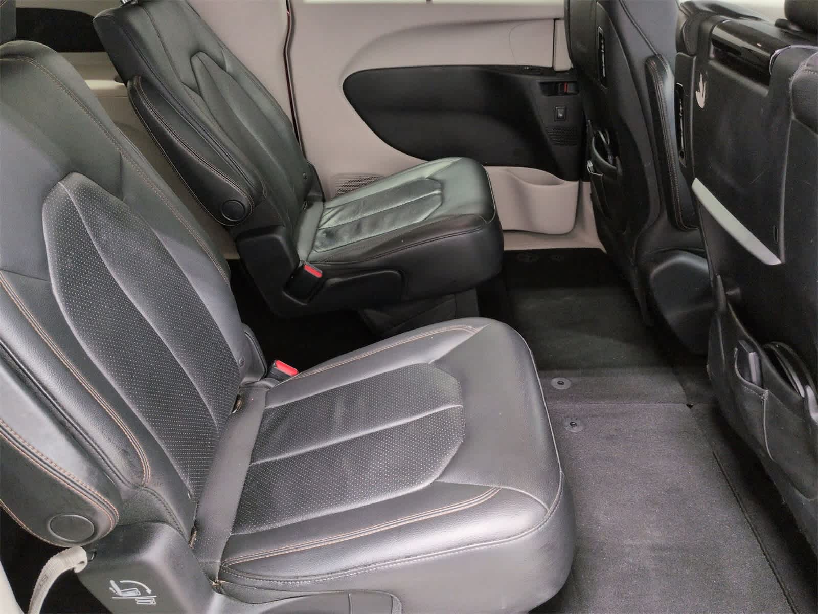 Thumbnail: 2017 Chrysler Pacifica - 22