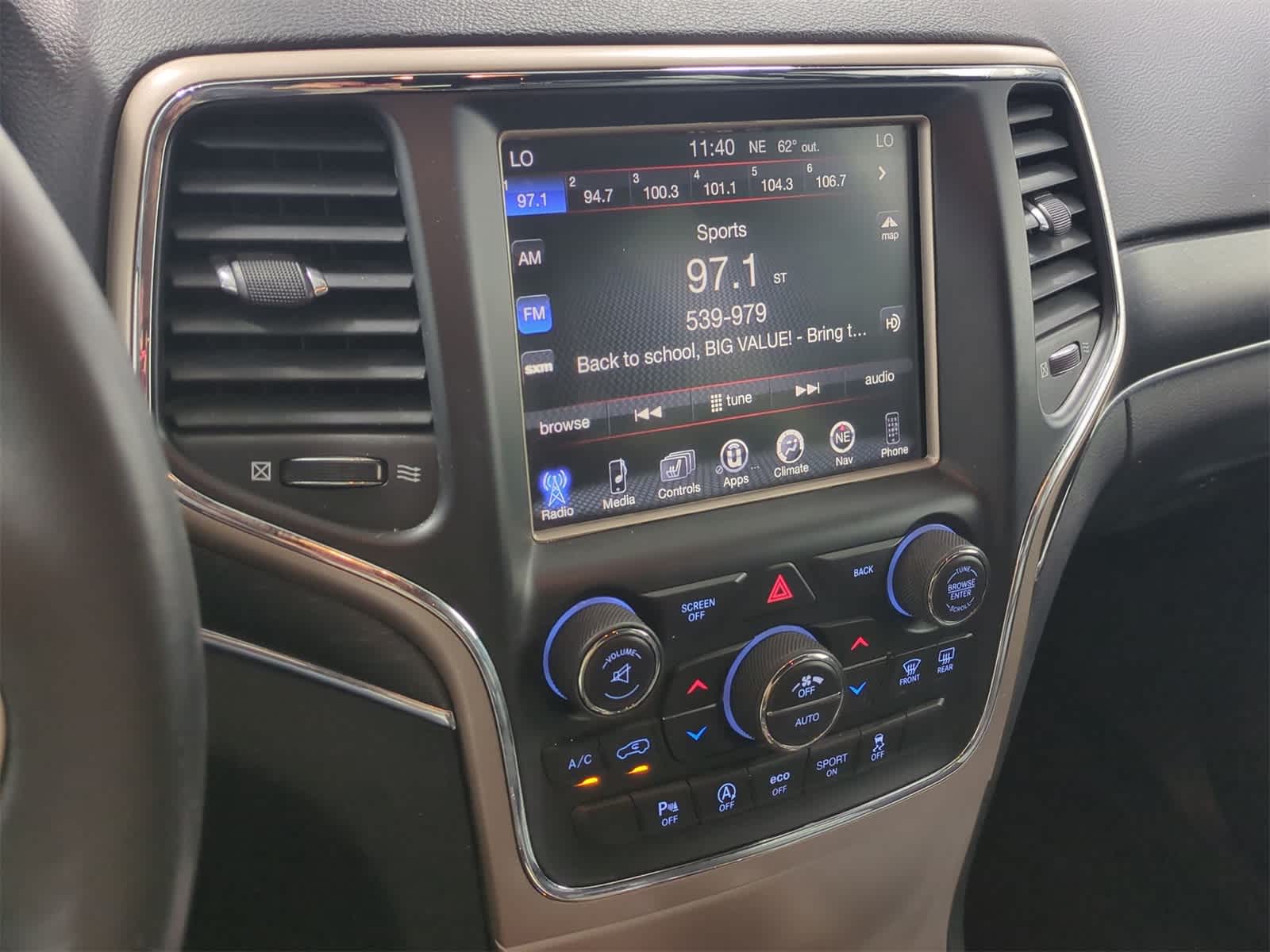 Thumbnail: 2017 Jeep Grand Cherokee - 26
