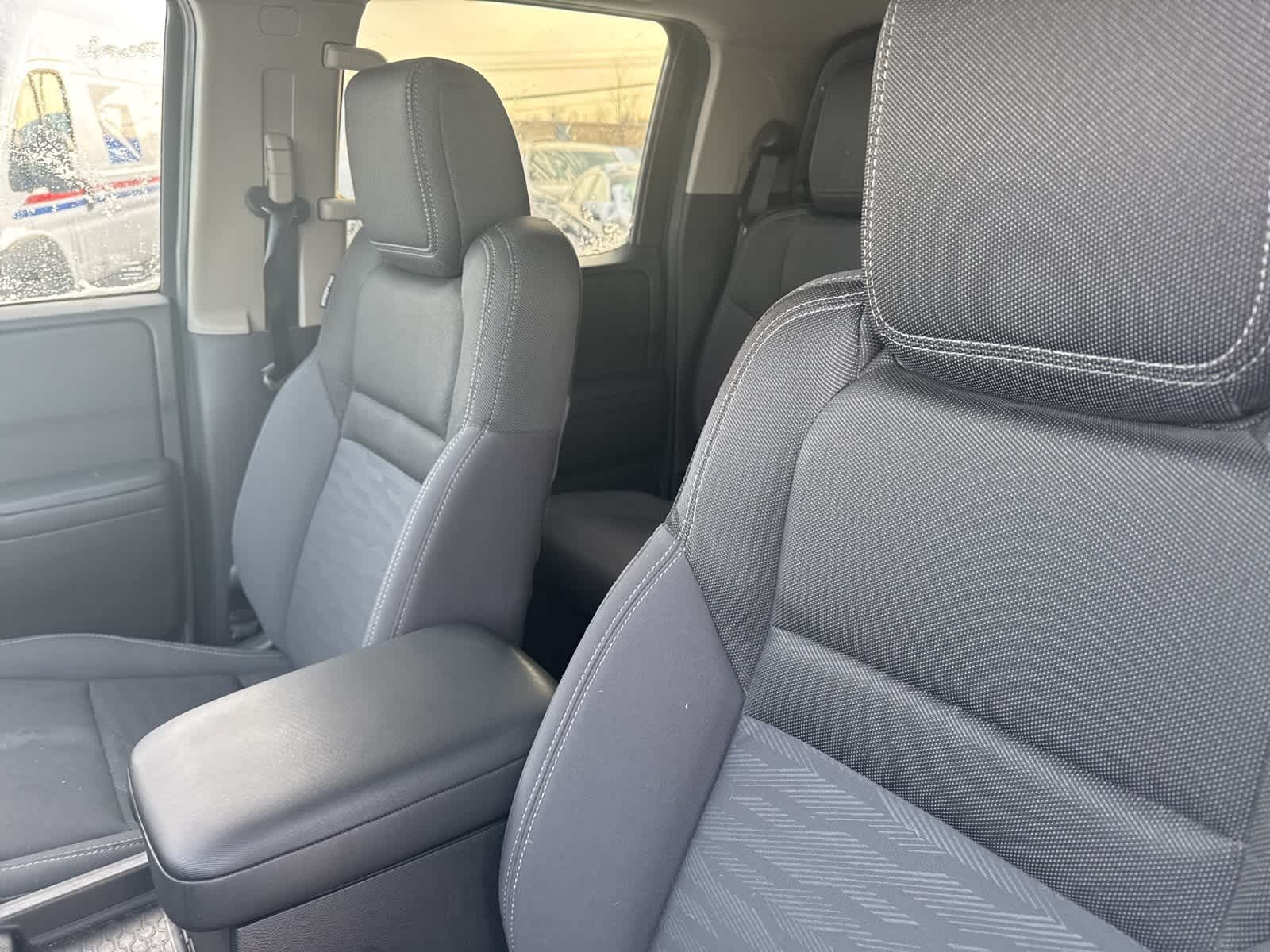 Thumbnail: 2024 Nissan Frontier - 24