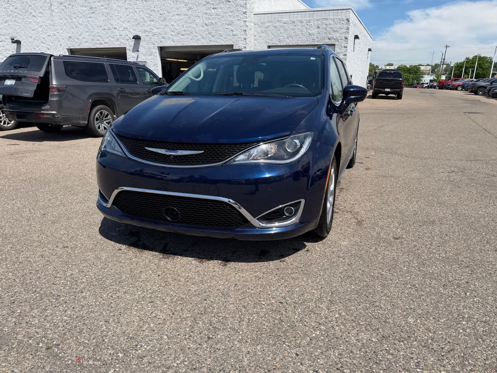Thumbnail: 2019 Chrysler Pacifica - 2