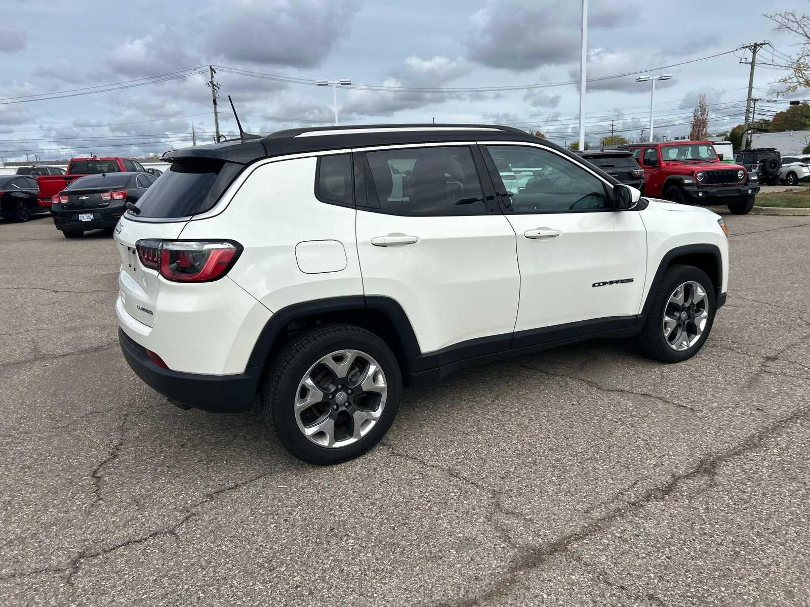 Thumbnail: 2019 Jeep Compass - 17