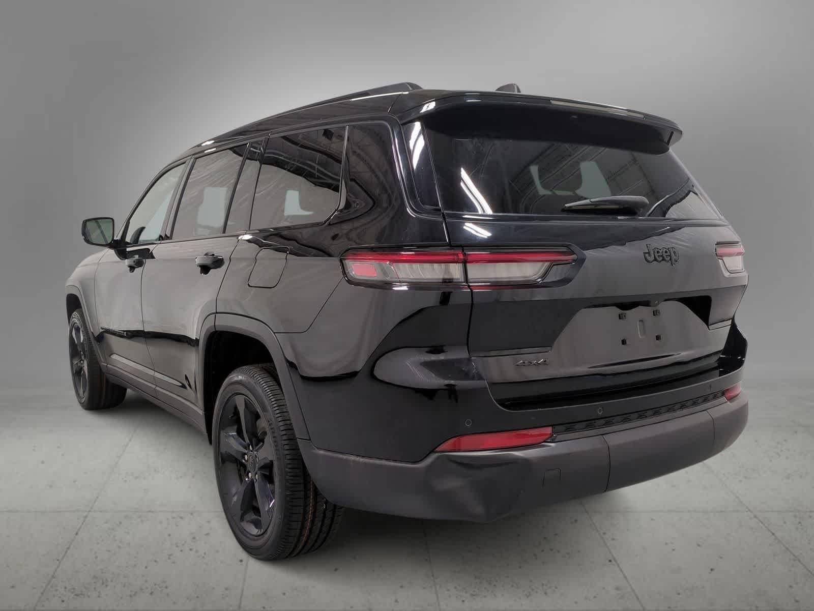Thumbnail: 2023 Jeep Grand Cherokee L - 6