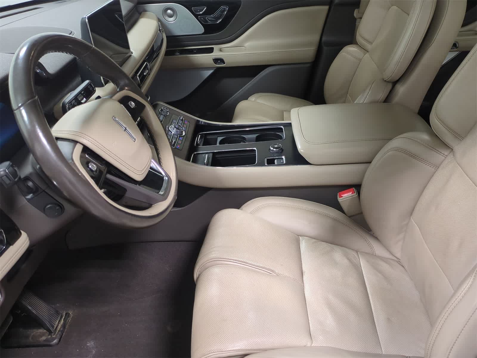 Thumbnail: 2020 Lincoln Aviator - 17