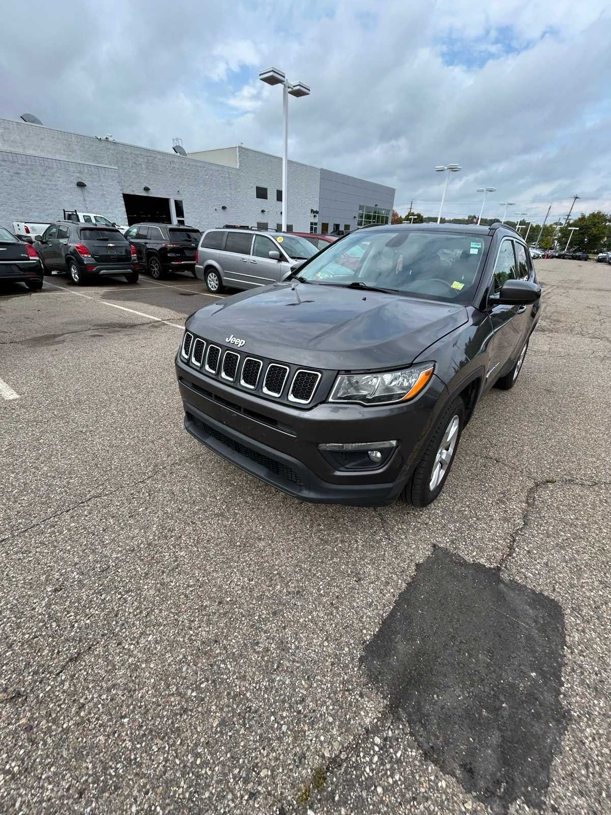 2019 Jeep Compass Latitude photo 2