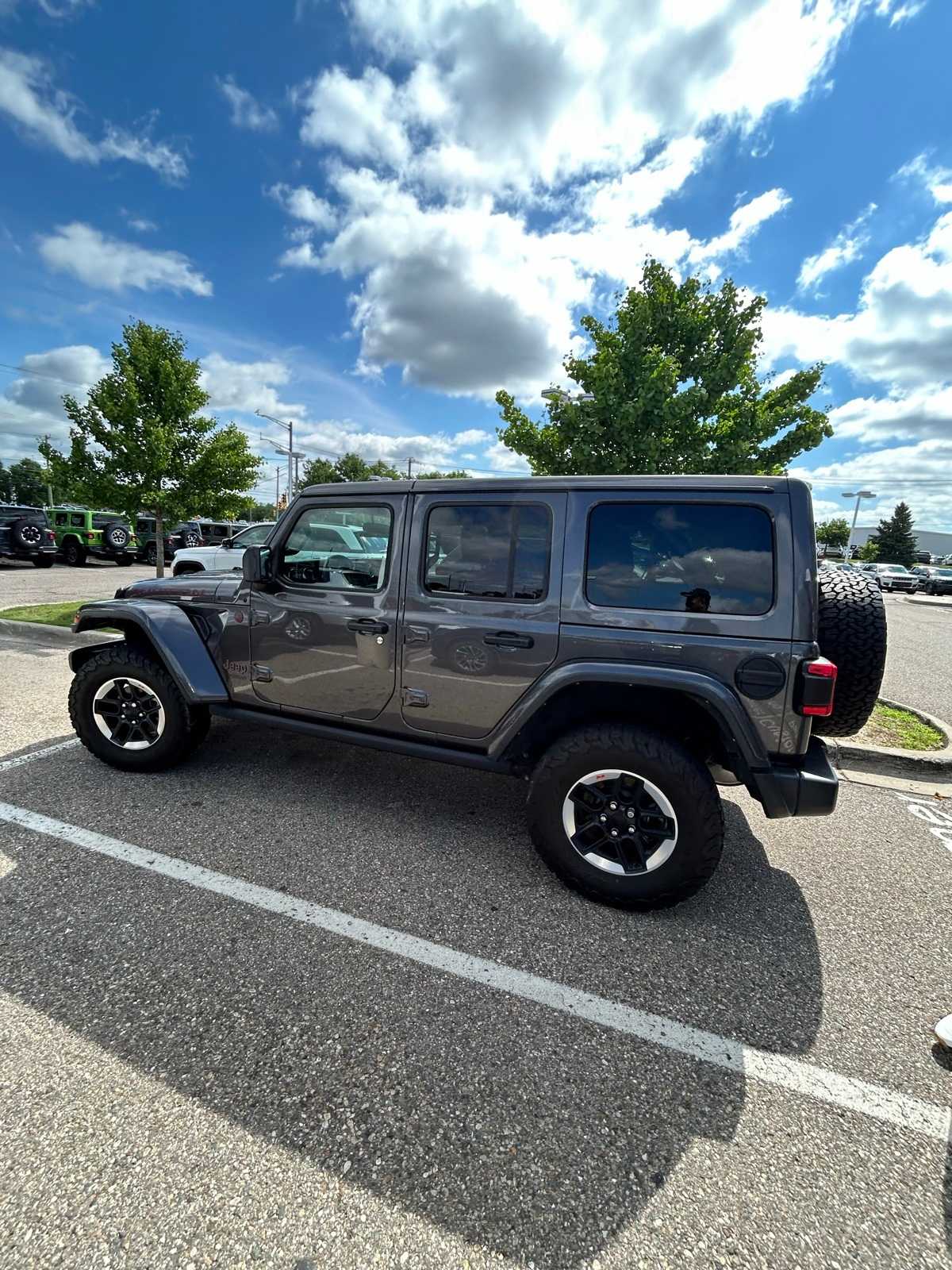 Thumbnail: 2021 Jeep Wrangler - 25