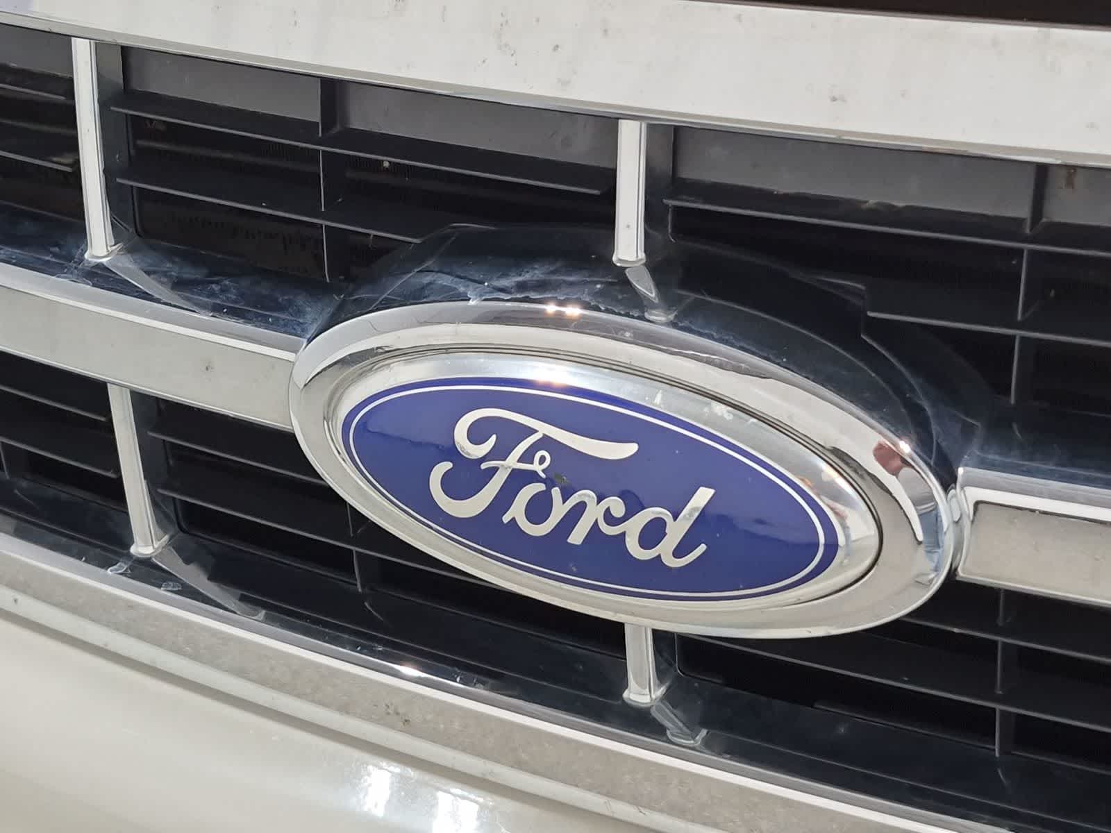Thumbnail: 2011 Ford Escape - 18
