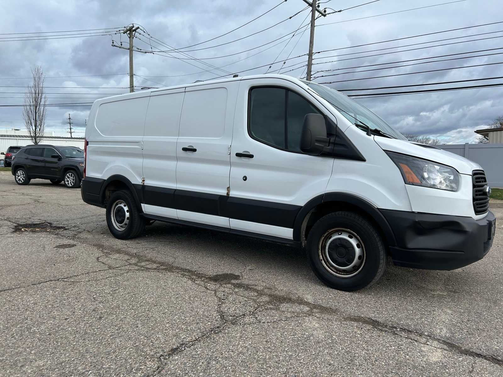 Thumbnail: 2019 Ford Transit Series - 6