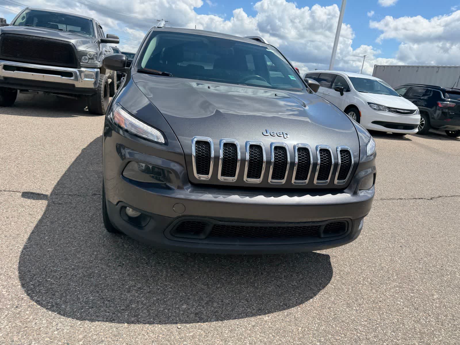 Thumbnail: 2015 Jeep Cherokee - 9