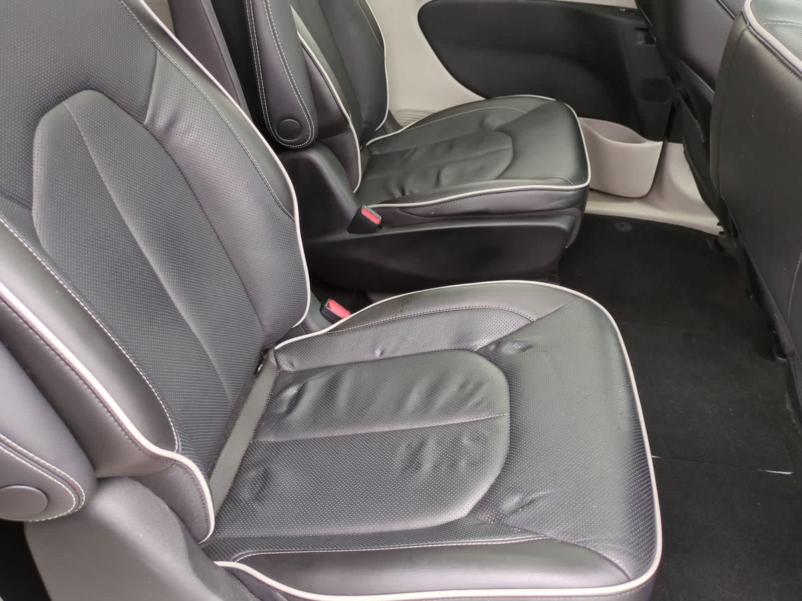 Thumbnail: 2022 Chrysler Pacifica - 22