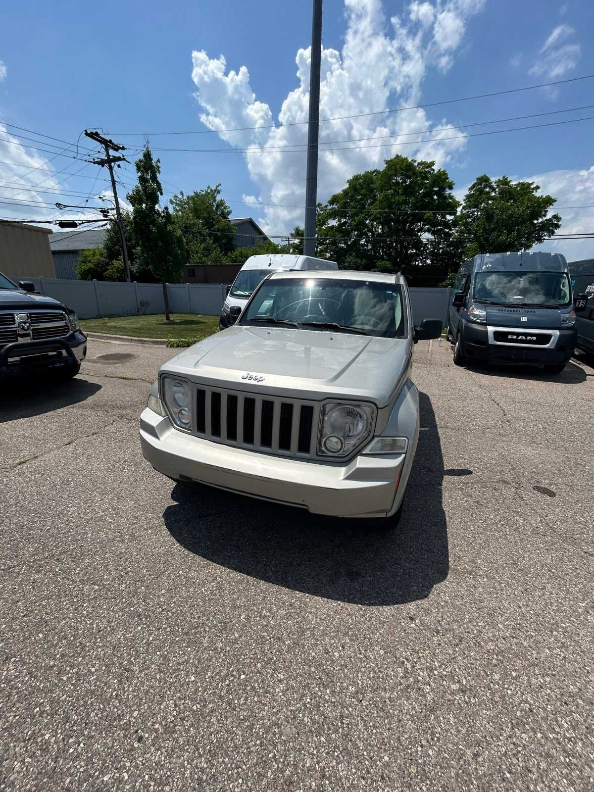 Thumbnail: 2009 Jeep Liberty - 4