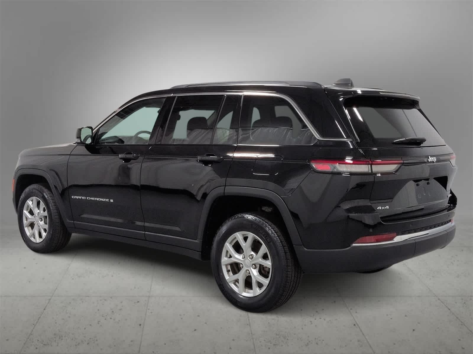 Thumbnail: 2023 Jeep Grand Cherokee - 6