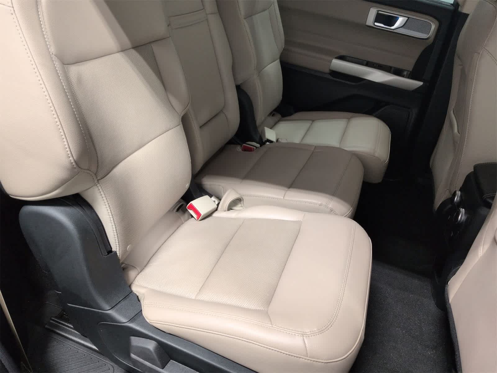 Thumbnail: 2021 Ford Explorer - 20